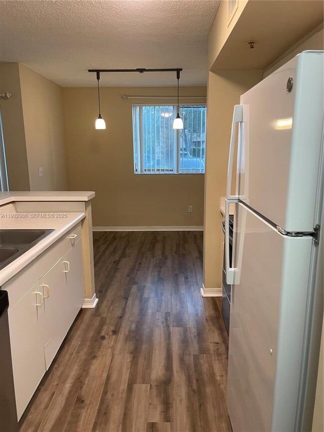 Building Photo - 2640 S University Dr