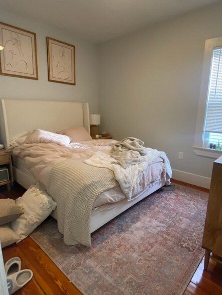 Building Photo - 5 Moseley St