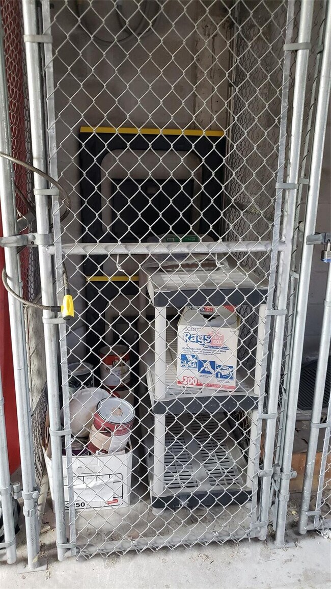 Building Photo - 2216 N Cypress Bend Dr