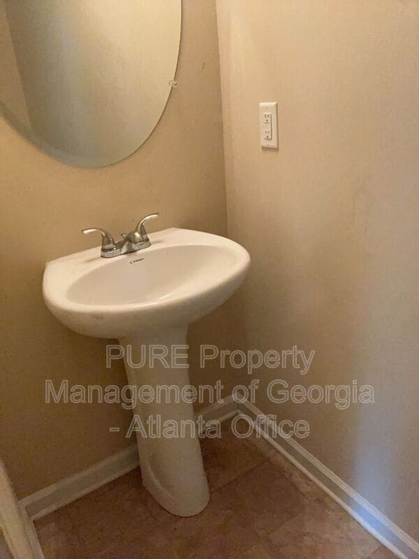 Building Photo - 400 Brookwood Crossing