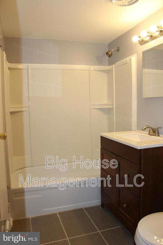 Building Photo - 2316 Freetown Ct
