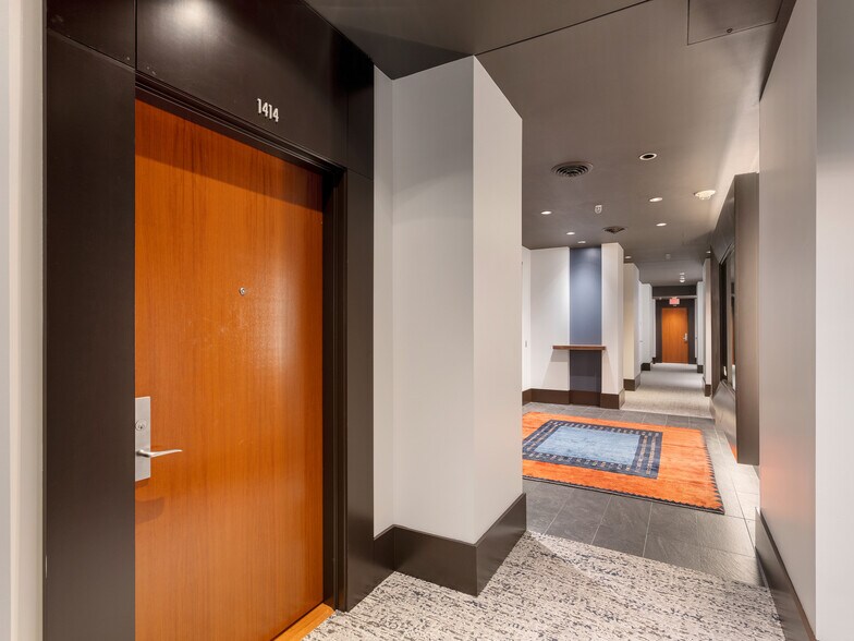 Building Photo - 1025 NW Couch St