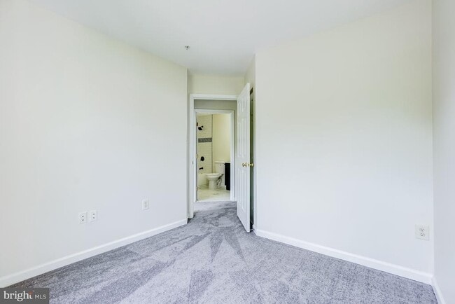 Building Photo - 4302 Day Lily Dr