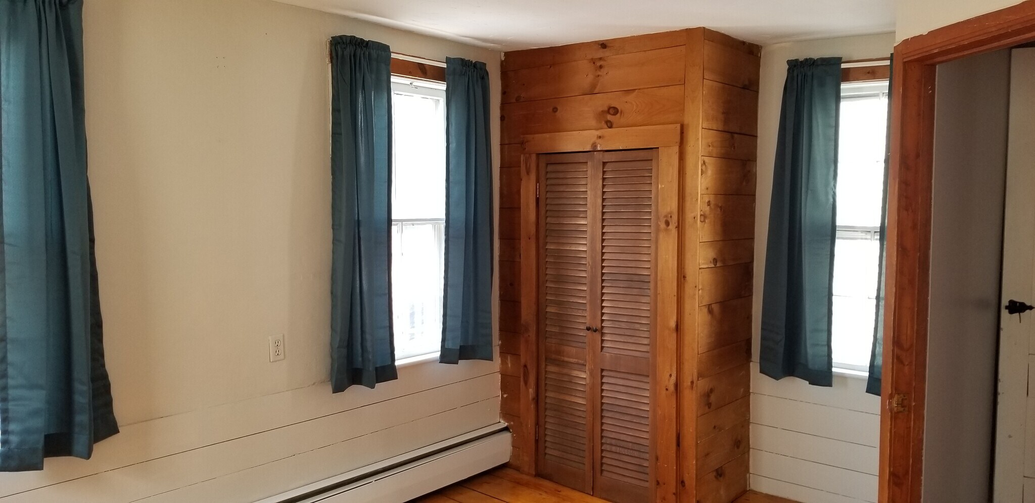 Building Photo - 128 Pleasant St