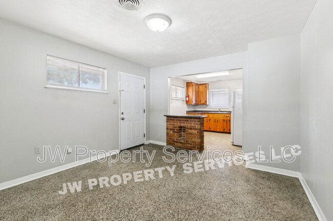 Building Photo - 124 Lake Ave