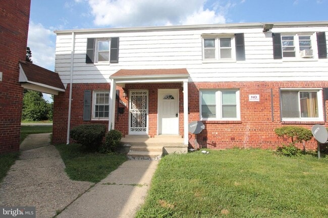 Building Photo - COMING SOON - 2 Bedroom Rental in Temple Hills