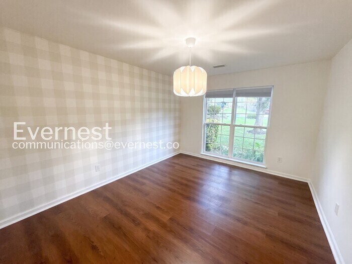 Building Photo - 164 Foxtail Dr