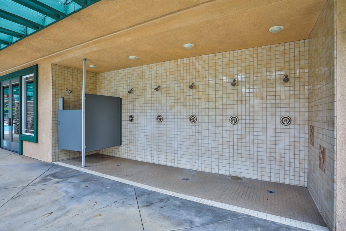 Building Photo - 17828 Woodbine Ct