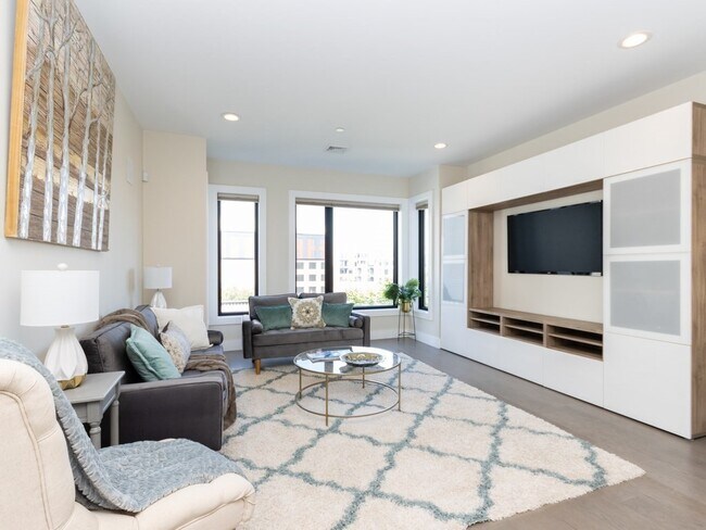 Building Photo - 39 A St