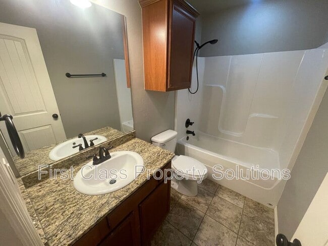 Building Photo - 129 Ashley Dr