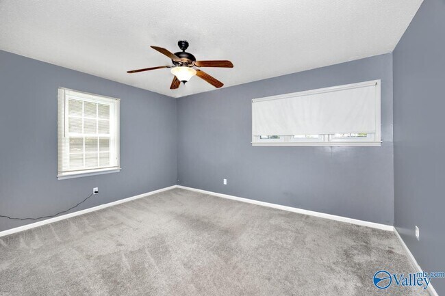Building Photo - 8002 Greenwillow Ct SE