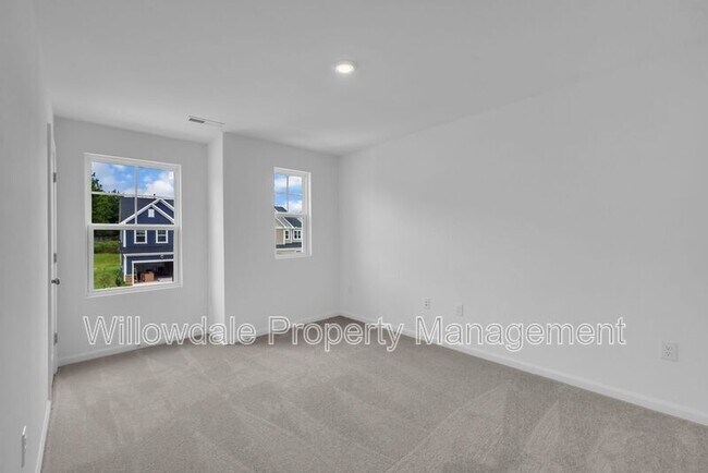 Building Photo - 749 Swim Cave Ln