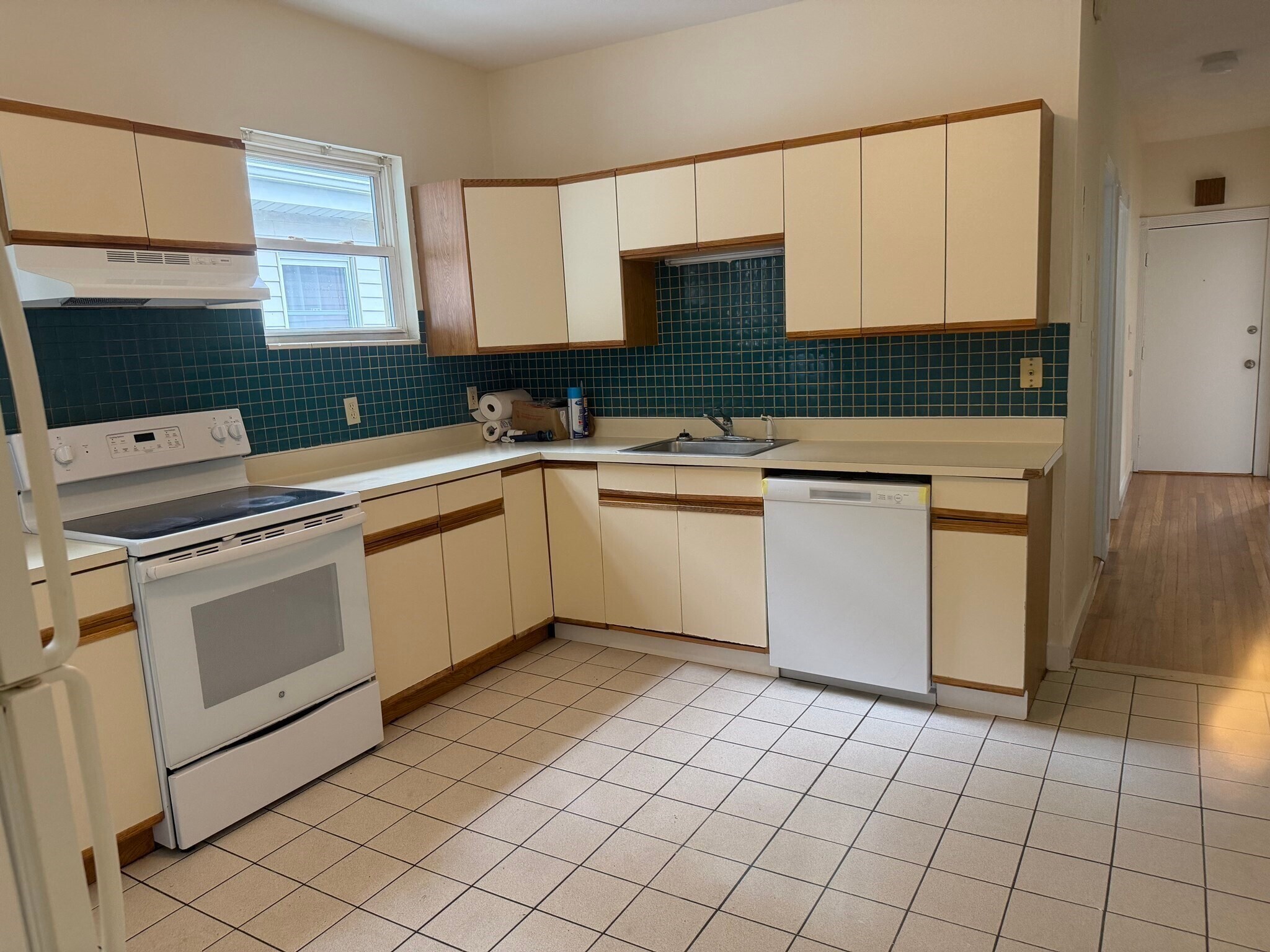 Kitchen - 4 Usher Rd