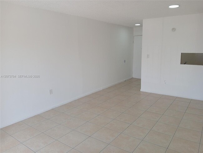 Building Photo - 6200 W Flagler St