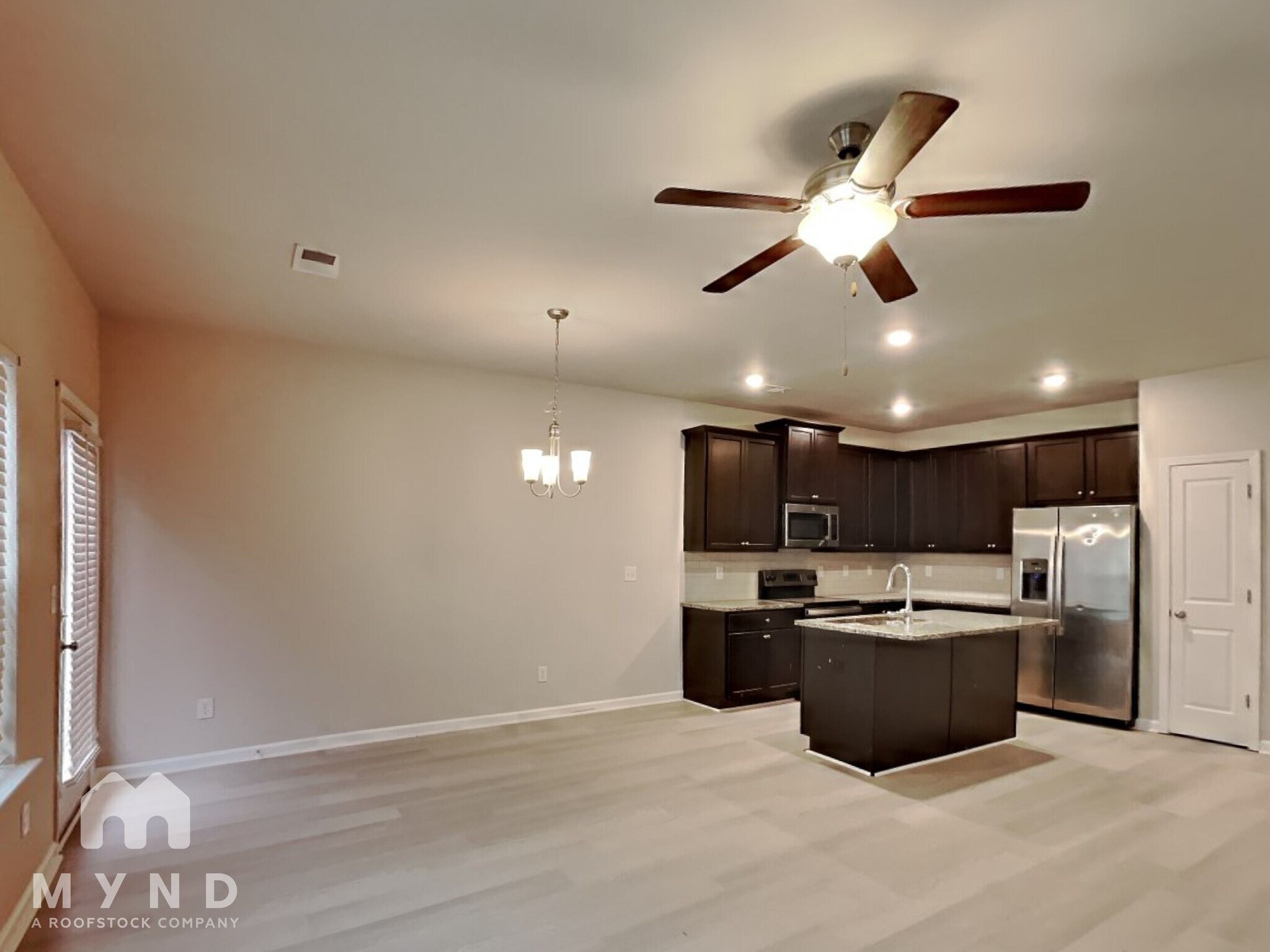 Building Photo - 5097 Lower Elm St