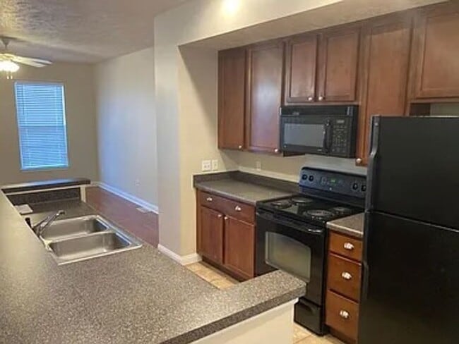 Building Photo - Gorgeous condo for rent