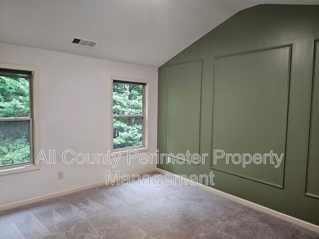 Building Photo - 6390 Elmshorn Way