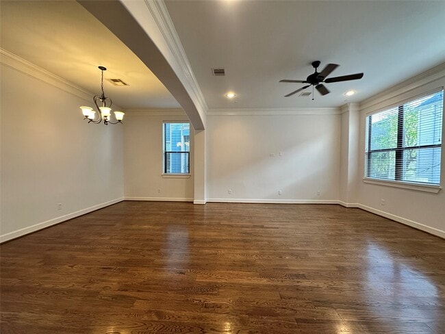 Building Photo - 615 W 27th St