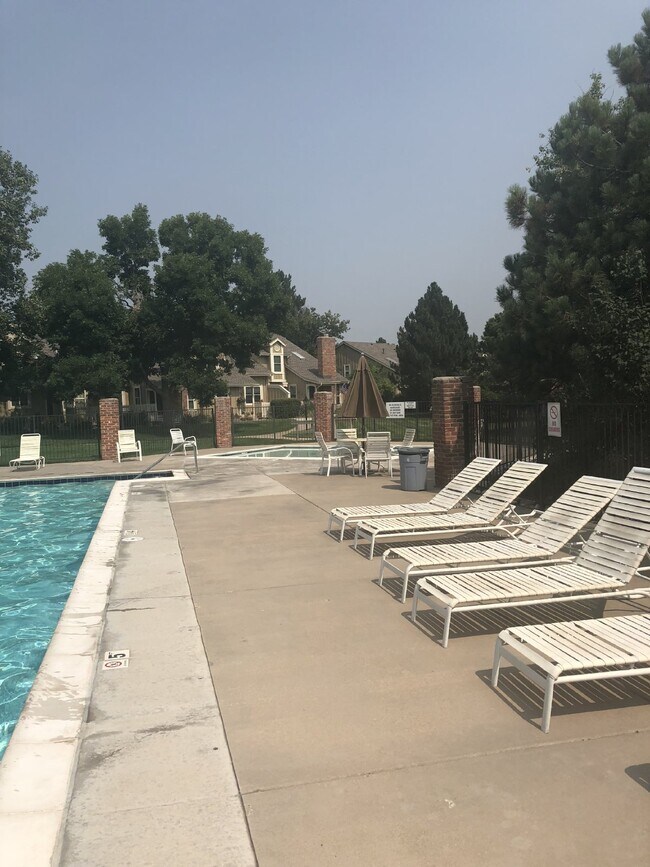 Building Photo - Don't Miss out on this 2 Bed +Loft Townhome in Northpark Available August 14th, 2026!