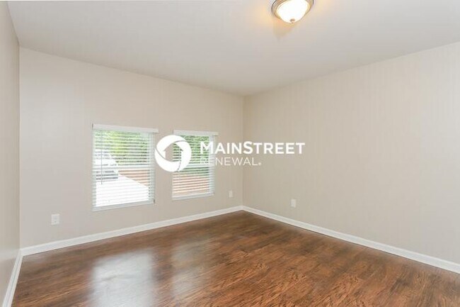 Building Photo - 4 Bedroom Pet-Friendly Home in WOODSTOCK, ...