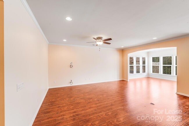 Building Photo - 7012 Kitty Hawk Ln