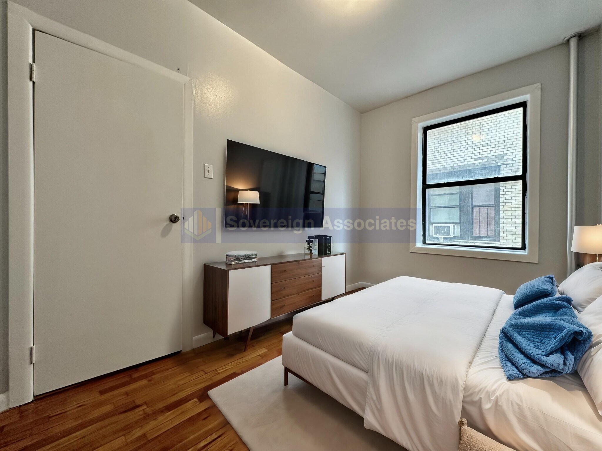 Building Photo - 518 W 204th St