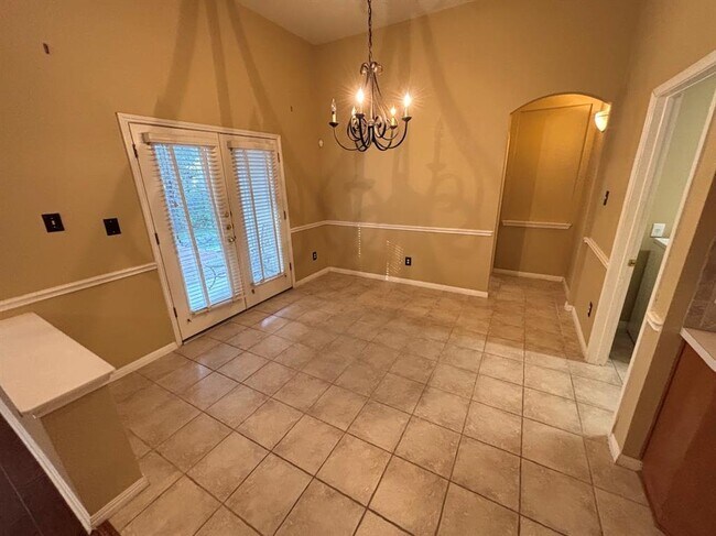 Building Photo - 2909 Yandall Dr