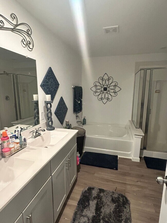 Building Photo - 1067 Greenshank Dr
