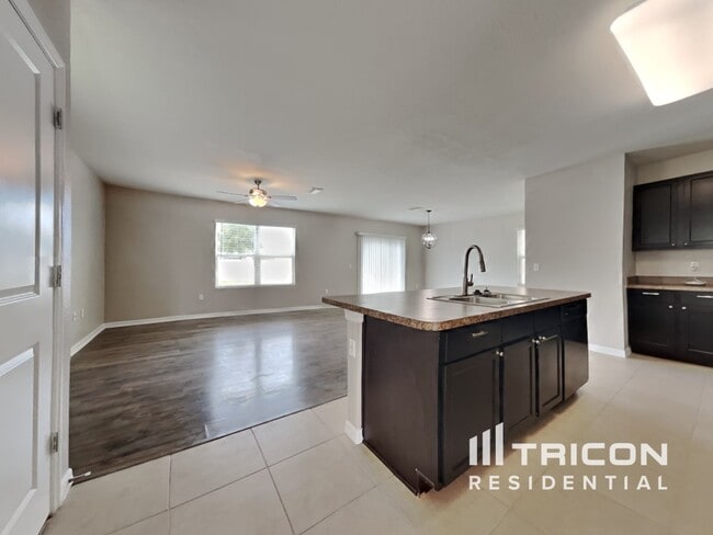 Building Photo - 10111 Mangrove Well Rd