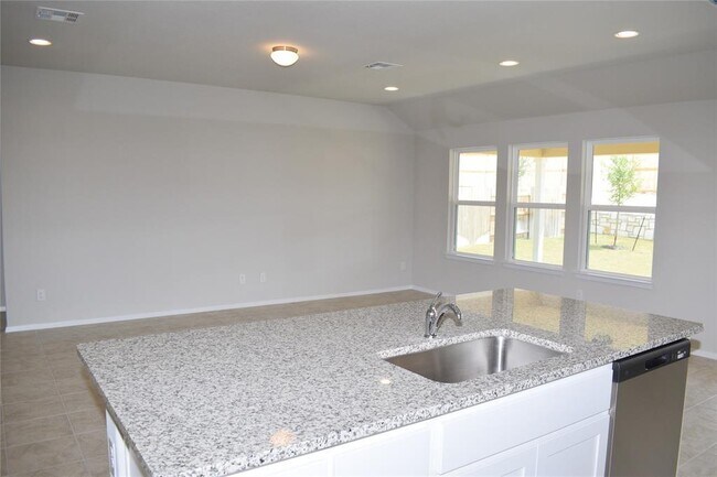 Building Photo - 208 Shugart St