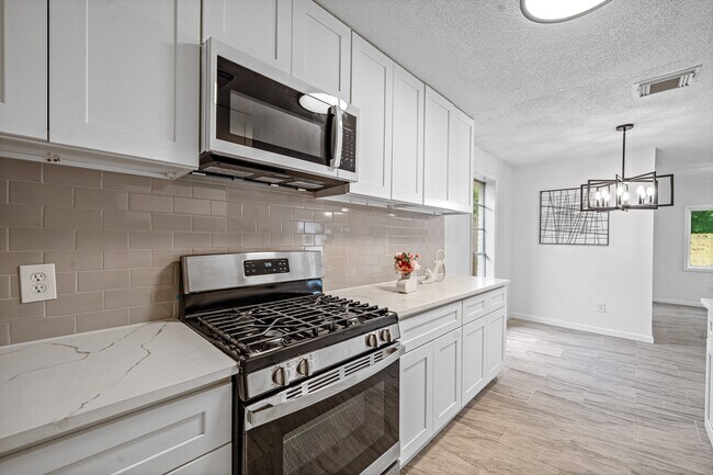 Building Photo - 11823 S Willow Cir