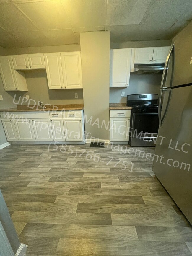 Building Photo - 22 Stratford Park