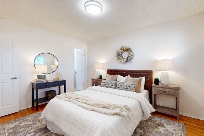 Building Photo - **Great Home** 3 Bed | 2 Bath | NE Heights | Quiet Neighborhood, Prime Location