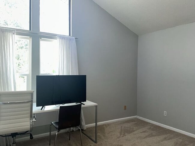 Building Photo - THE TRIAD TOWNHOMES IN CARROLLWOOD
