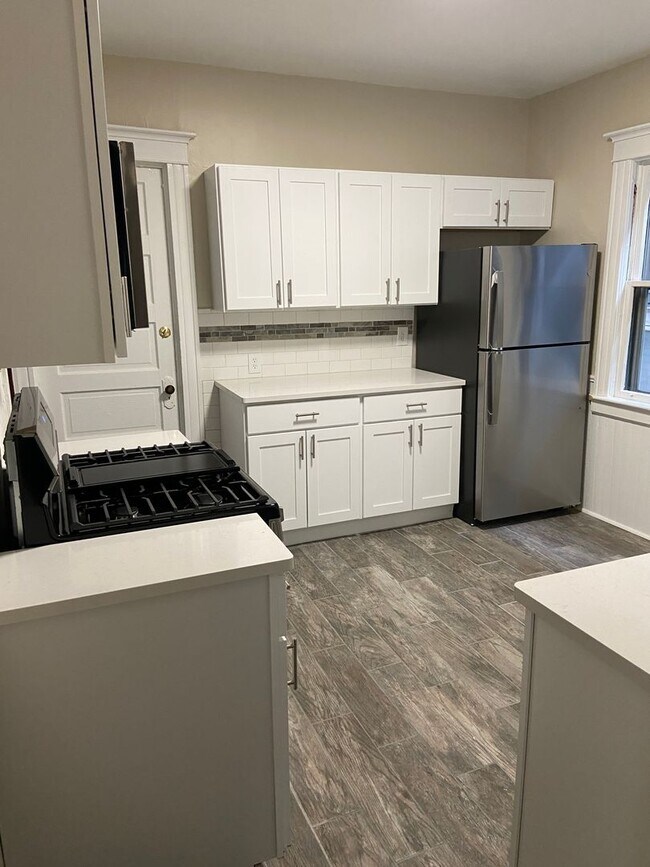 Building Photo - 677 West Delevan