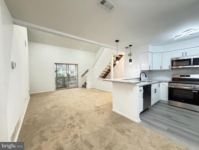 Building Photo - 1512 Foxmeadow Cir