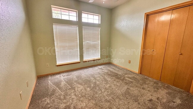 Building Photo - 17316 Valley Crst