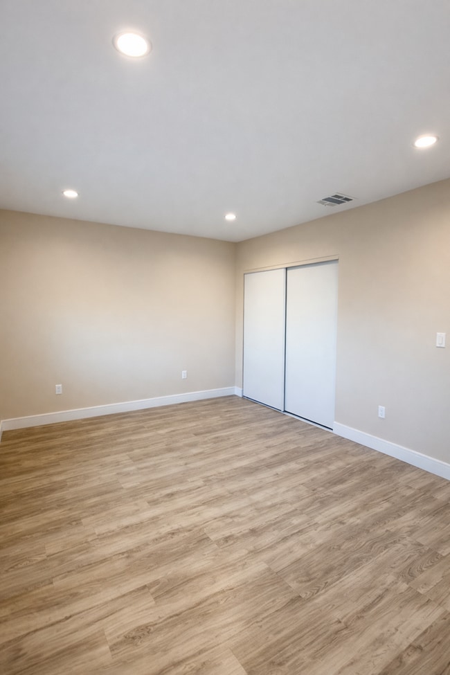 Building Photo - Fully Renovated 3-Bed, 2-Bath Home in Quiet Sylmar Community