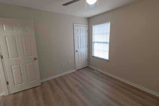 Building Photo - 1325 Godas Cir