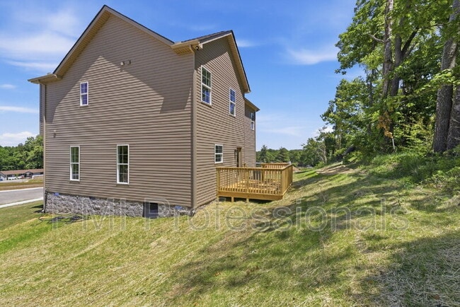 Building Photo - 408 Legends Court