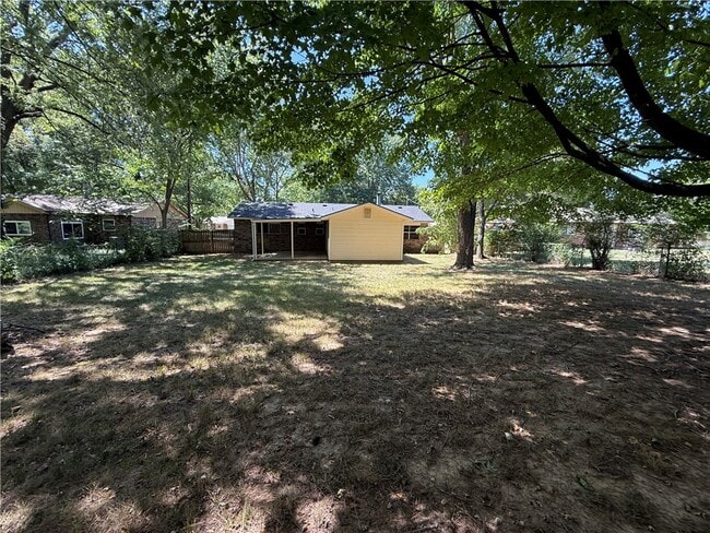 Building Photo - 2892 N Peg Ln