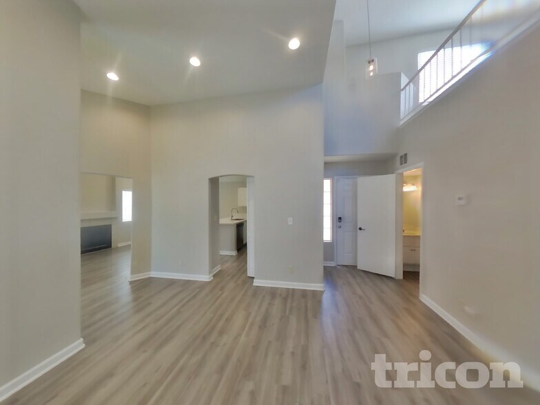 Building Photo - 274 Spring Hills Ln