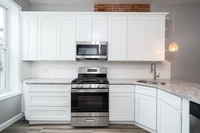 Building Photo - 282 Whiton St