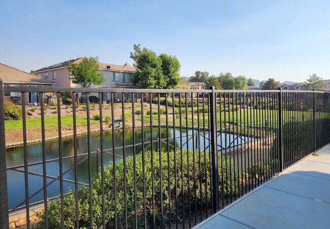 Building Photo - 4BD 3.5BA Waterfront Home on Cul-De-Sac in...