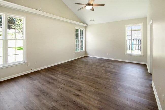 Building Photo - 258 Brookcliff Dr NE