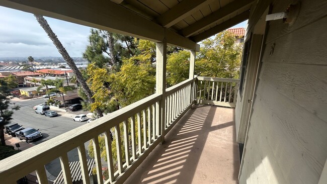 Building Photo - Top-Floor Old Town Gem with Stunning Views...