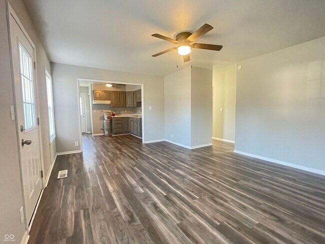 Building Photo - 5225 E 34th St