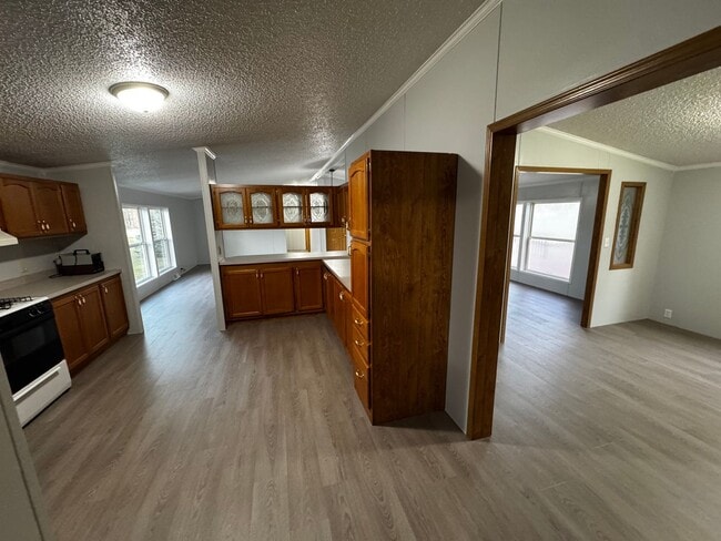 Building Photo - Very large yard great location a nice older doublewide Home