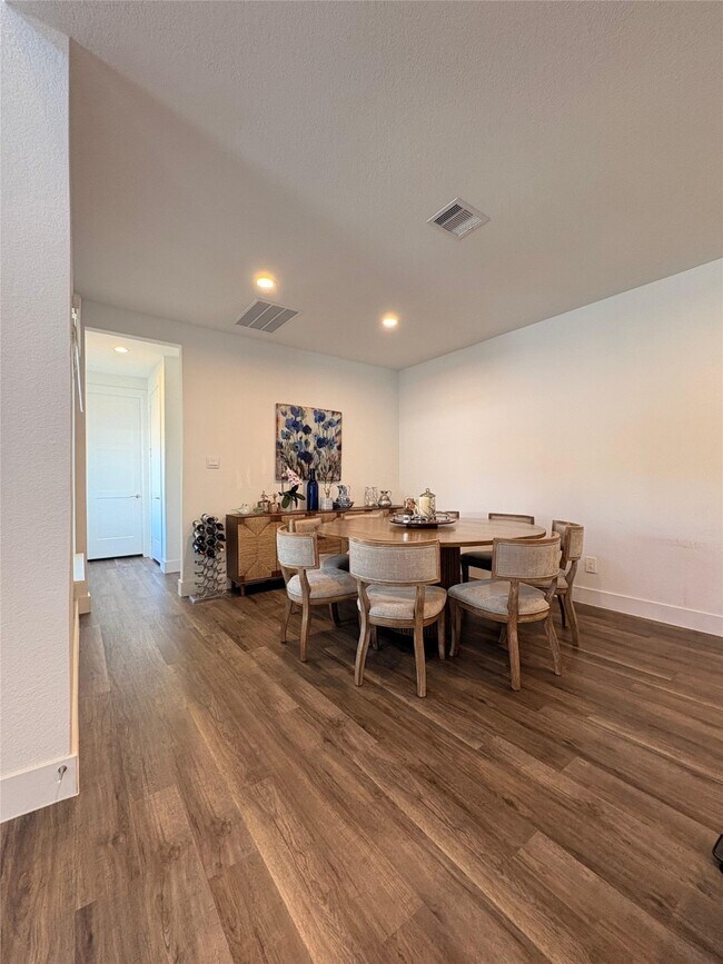 Building Photo - 13712 Moss Lake Ln