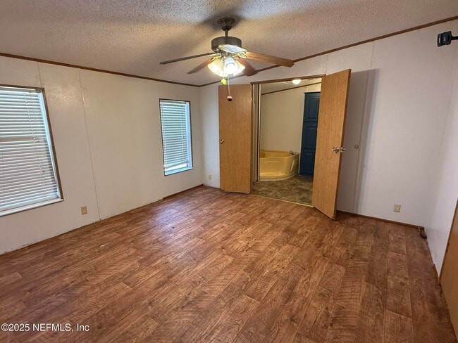 Building Photo - 822 Dawn Ave